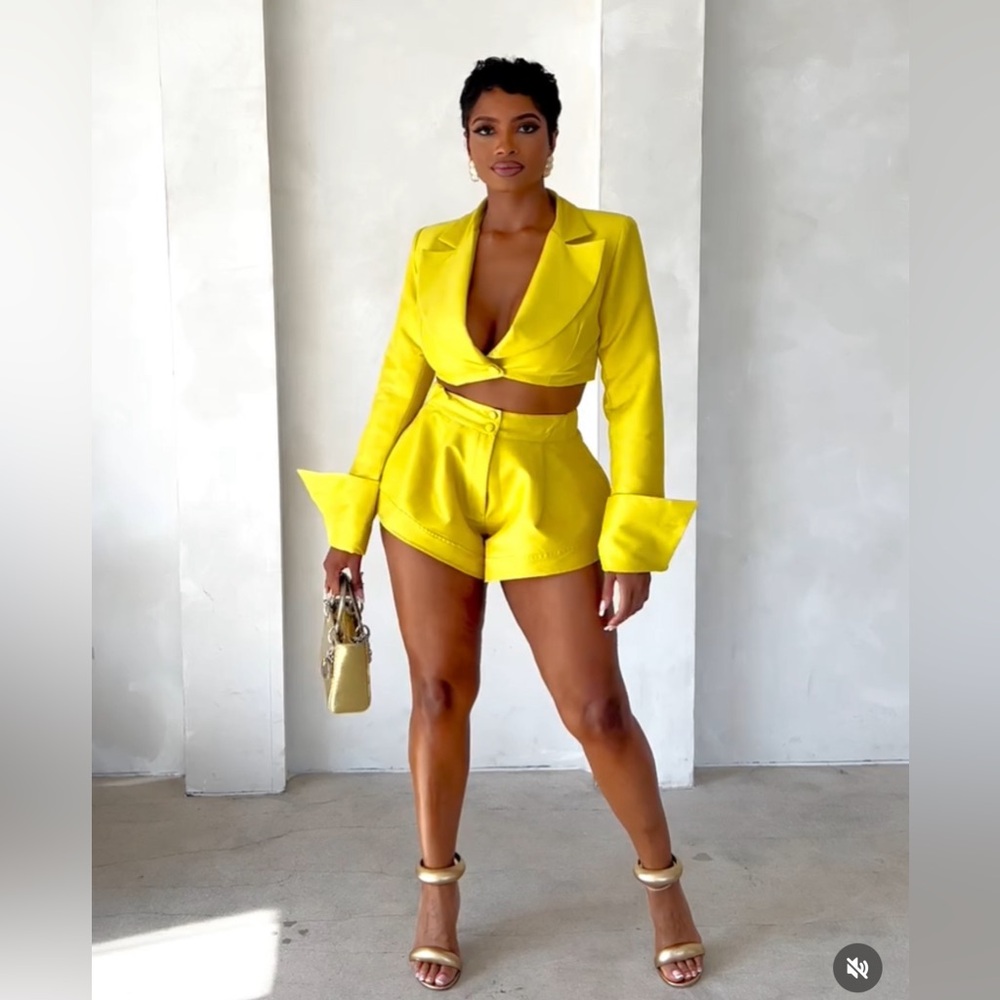 Stunning 2 piece outfit!!!